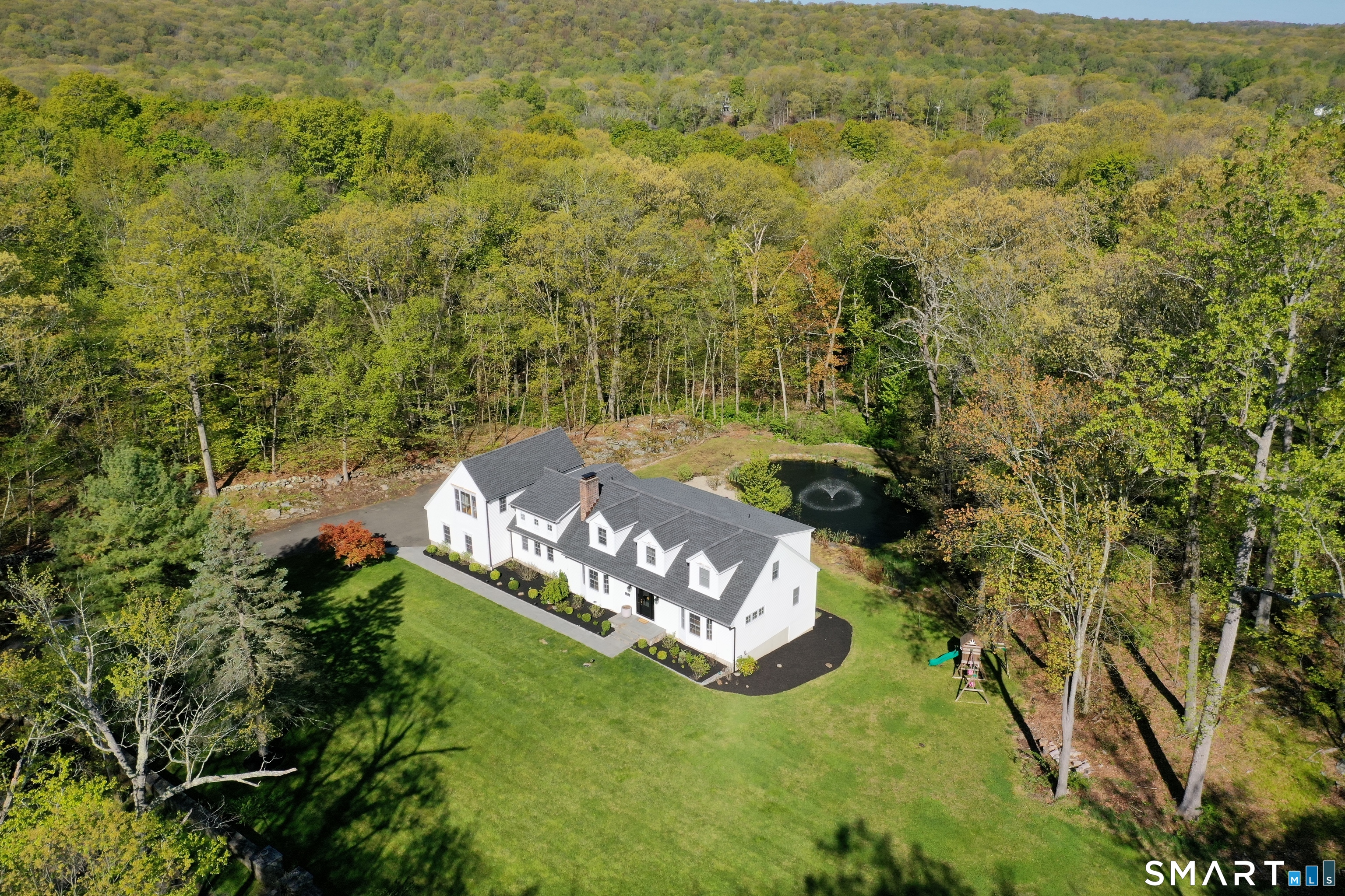 9 Maplewood Road, Ridgefield, CT 06877 | For Sale at $1,325,000