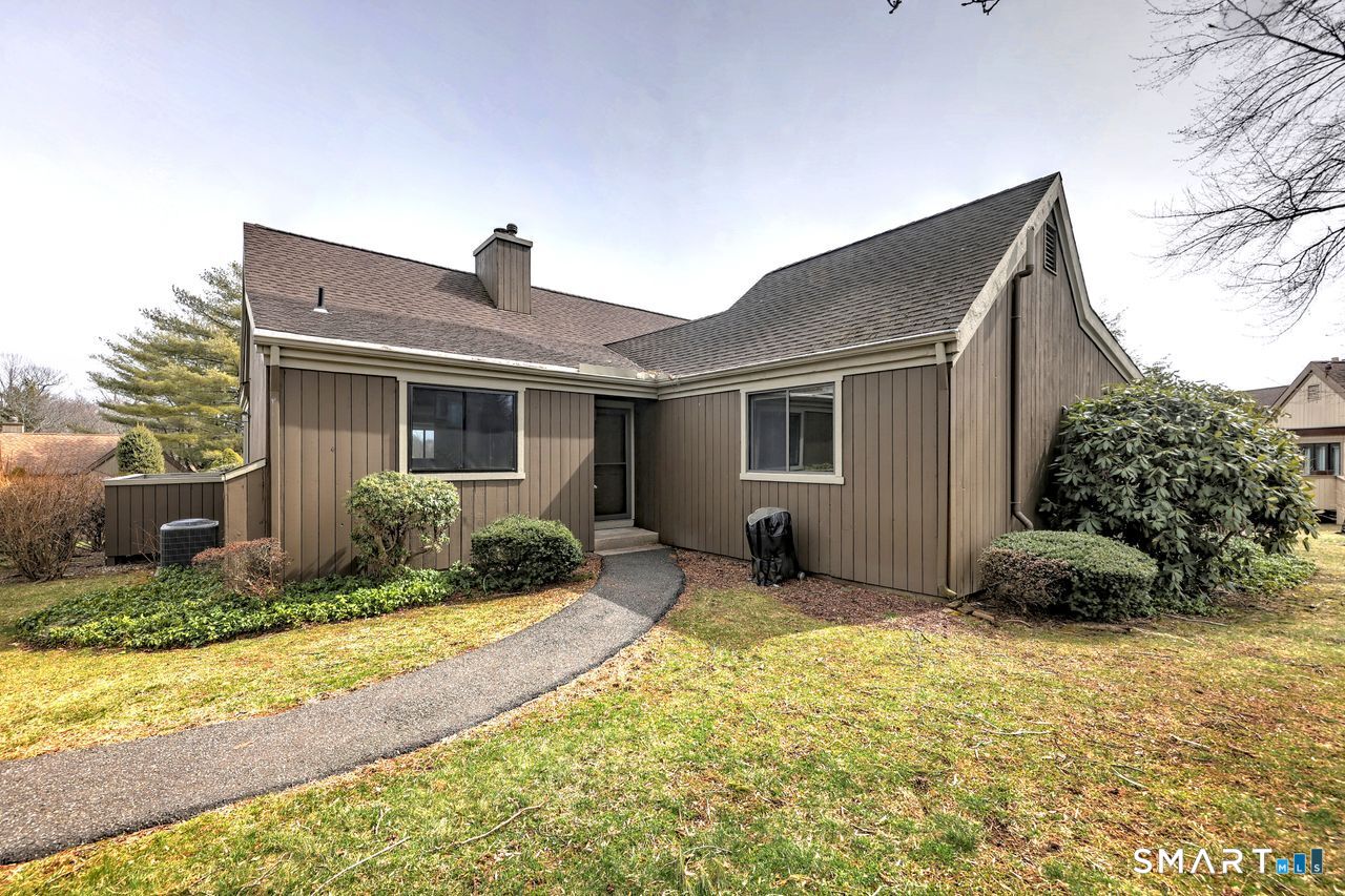 132 Bison Lane, b, Stratford, CT 06614 | For Sale at $470,000
