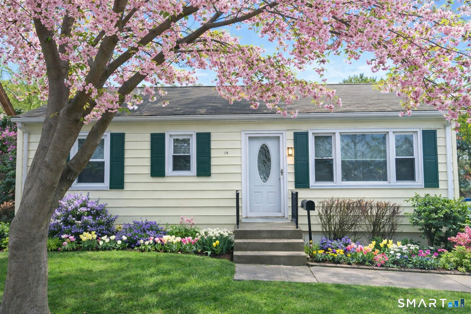 14 Dale Place, Stamford, CT 06906 | For Sale at $529,000