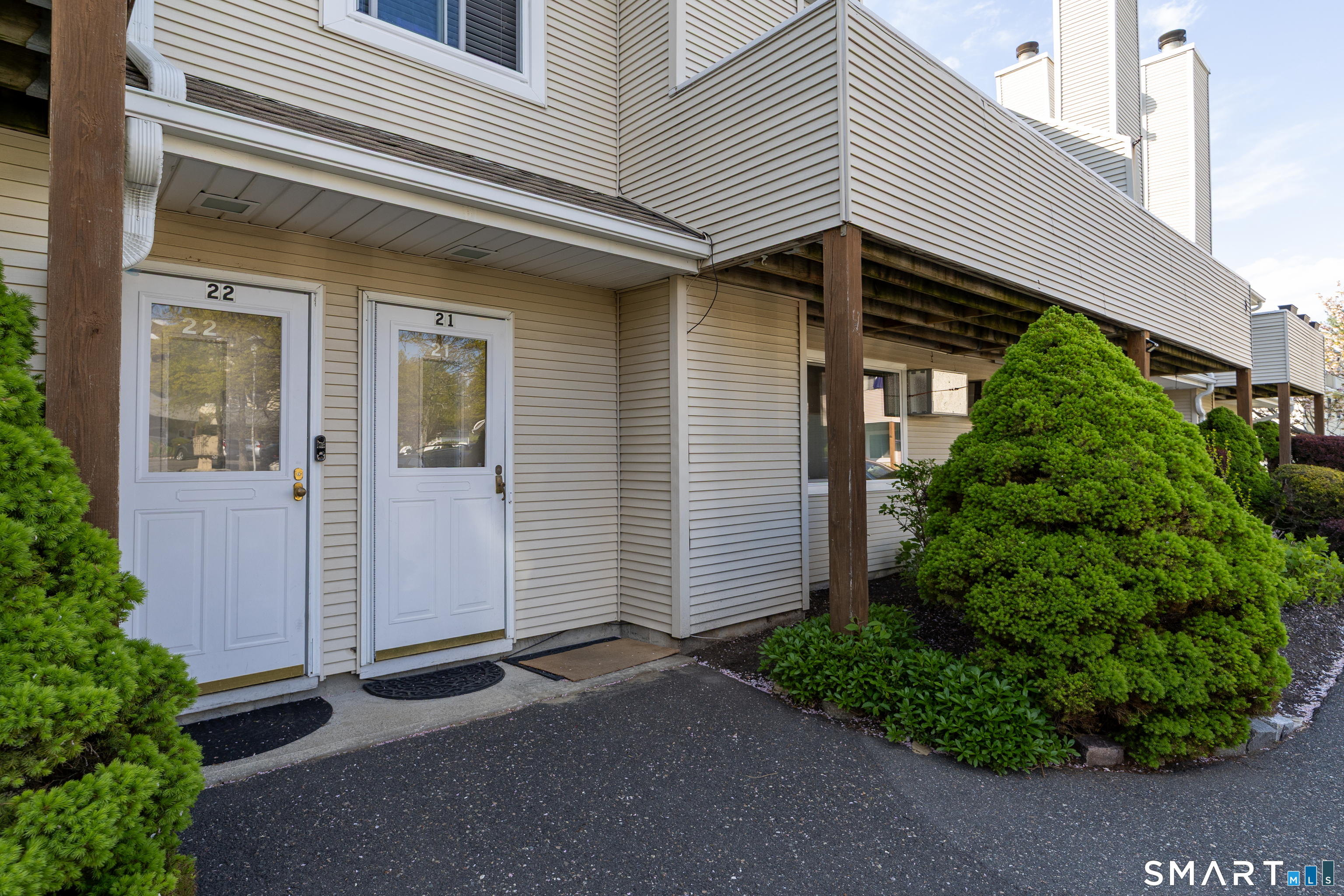 136 Pembroke Road, 3-21, Danbury, CT 06811 | For Sale at $299,000