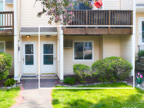  condo home for sale located at 8 Rose Lane, 24-11, Danbury, CT 06811