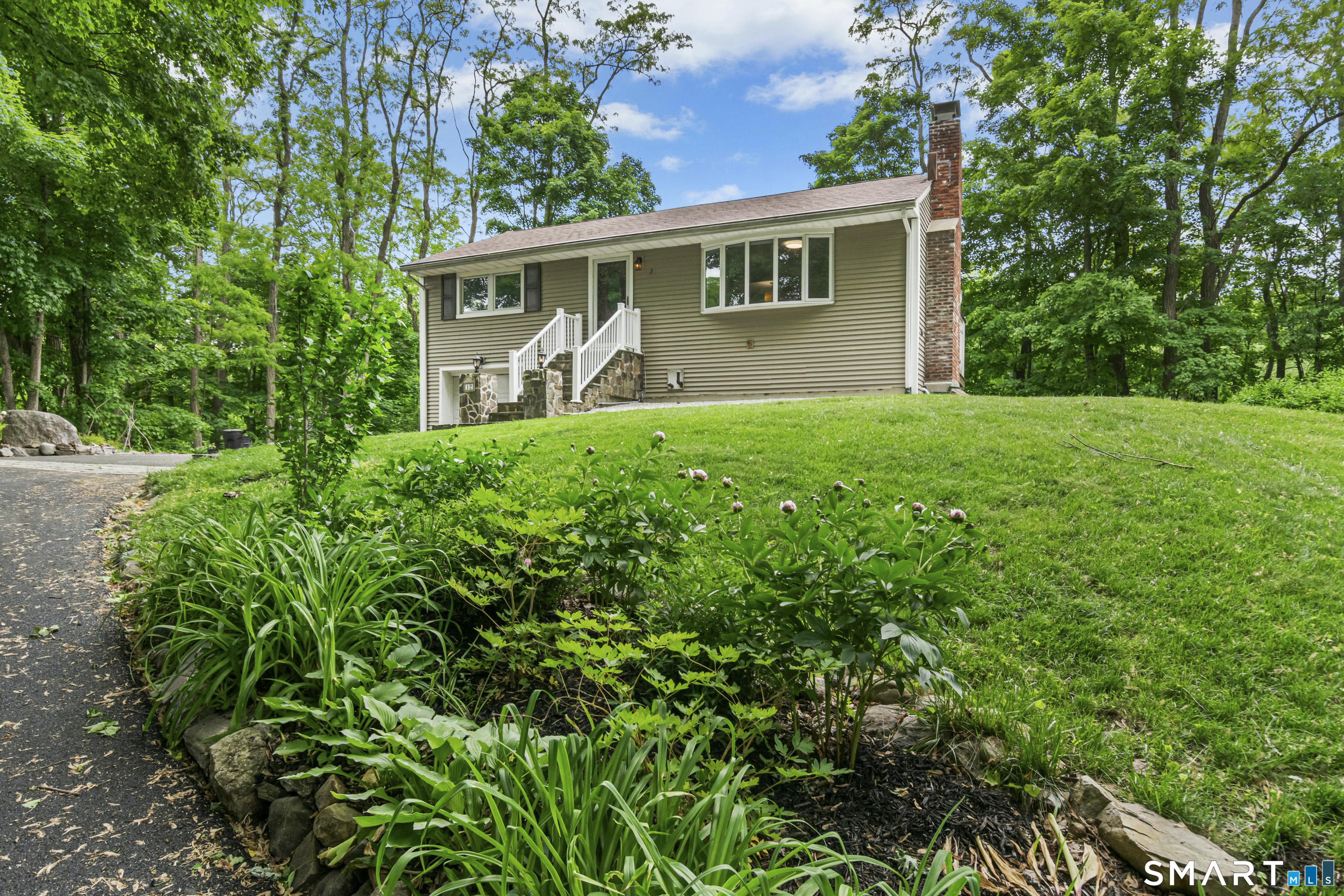 12 Rainbow Drive, Ridgefield, CT 06877 | For Sale at $569,000