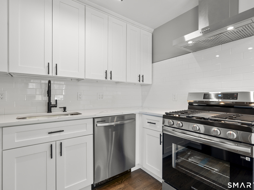  condo home for sale located at 105 Richmond Hill Avenue, 2, Stamford, CT 06902