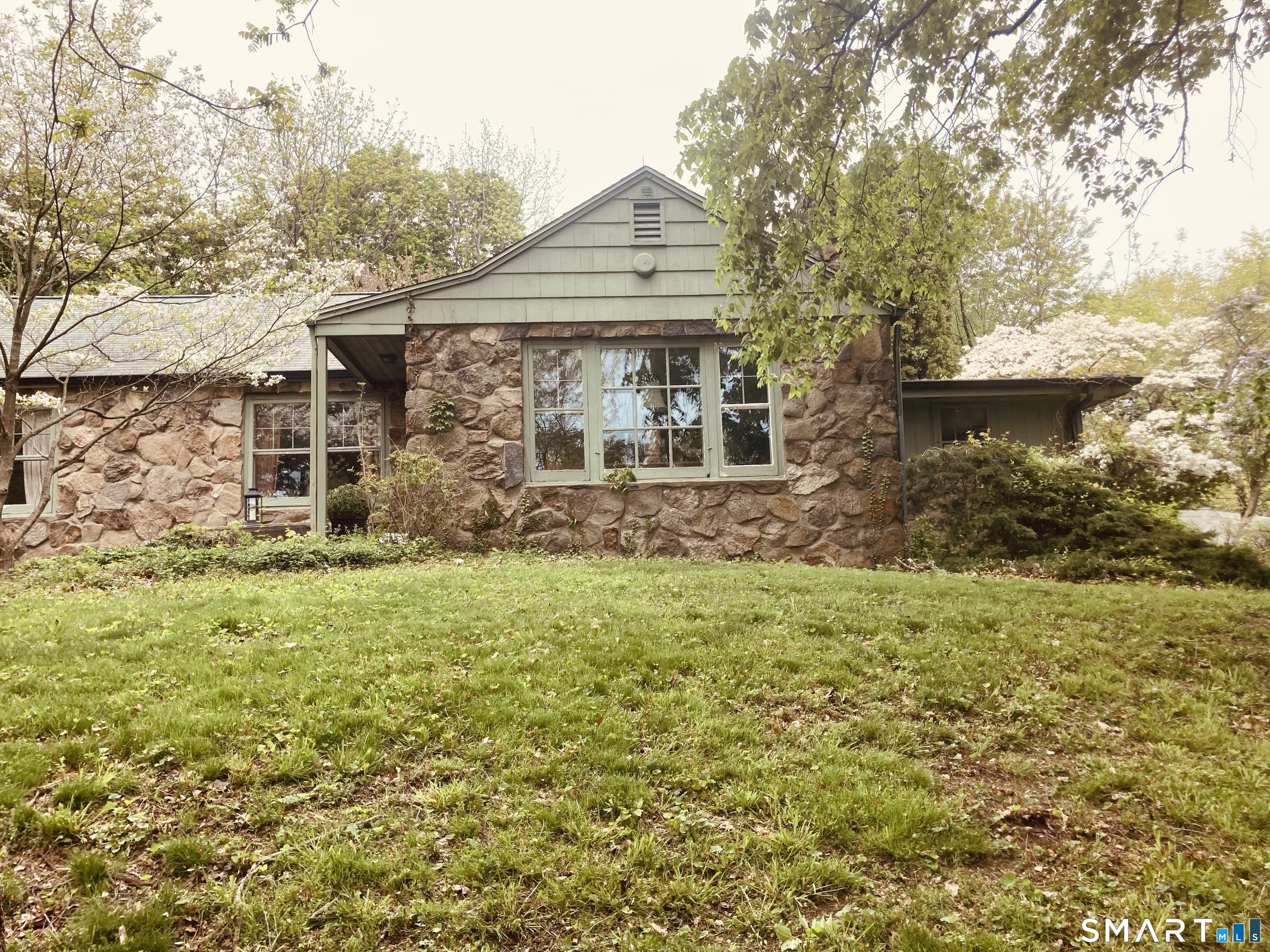 54 Elm Street, Fairfield, CT 06824 | For Sale at $949,000
