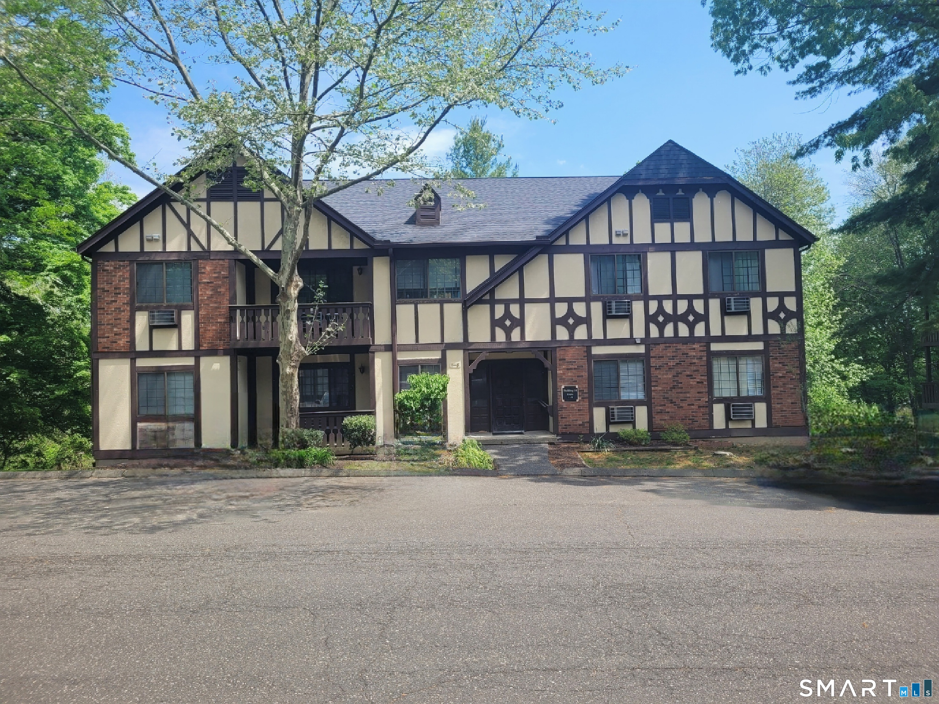 5 Essex Court, 5, Brookfield, CT 06804 | For Sale at $300,000