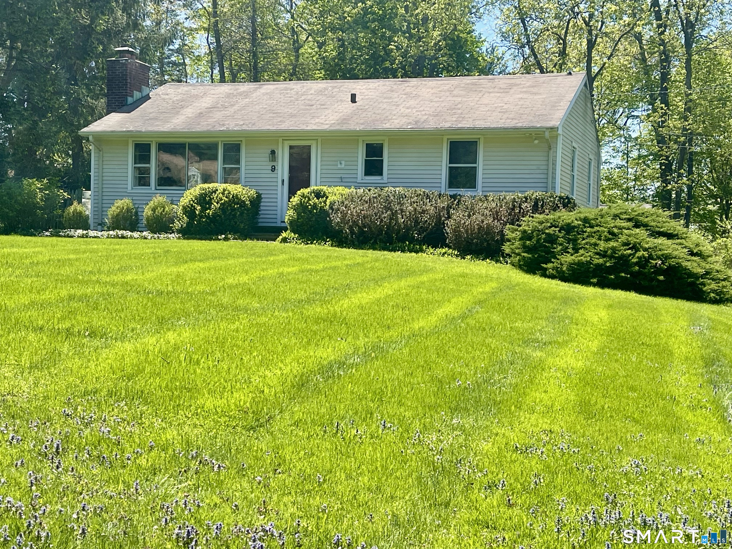 9 Apple Lane, Redding, CT 06896 | For Sale at $550,000