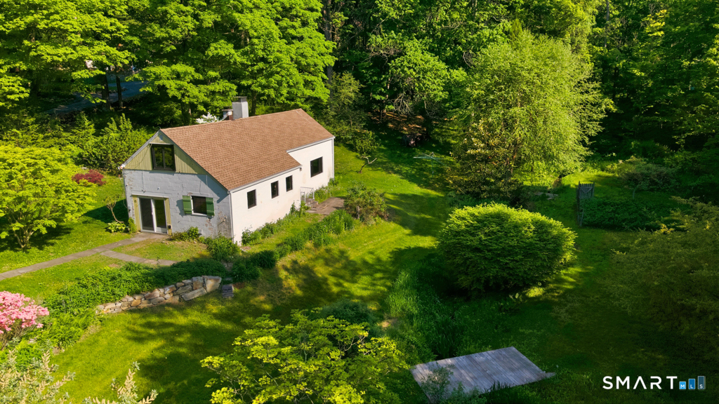 15 Old Mailcoach Road, Redding, CT 06896 | For Sale at $550,000