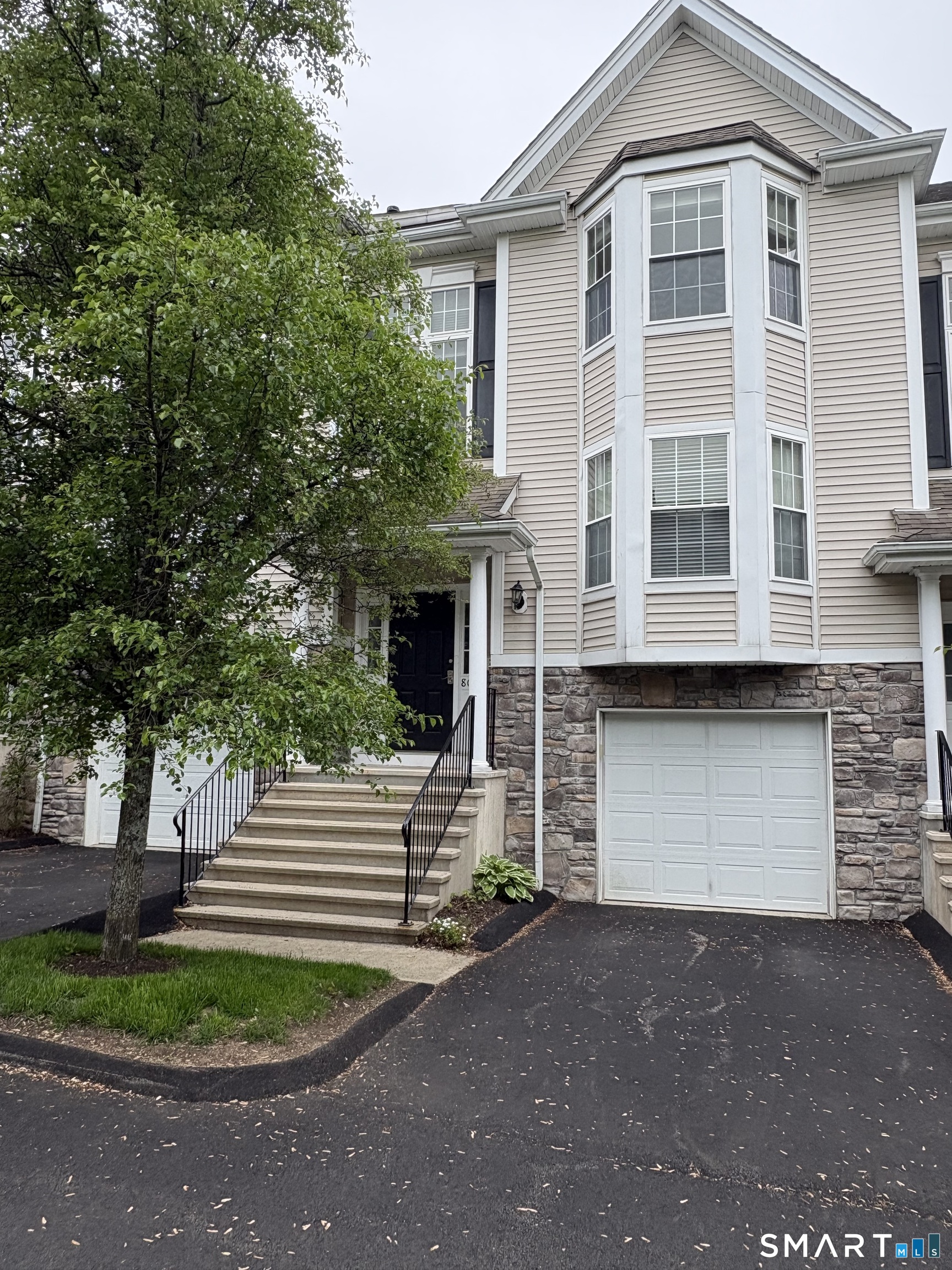 805 Sienna Drive, 805, Danbury, CT 06810 | For Sale at $494,900