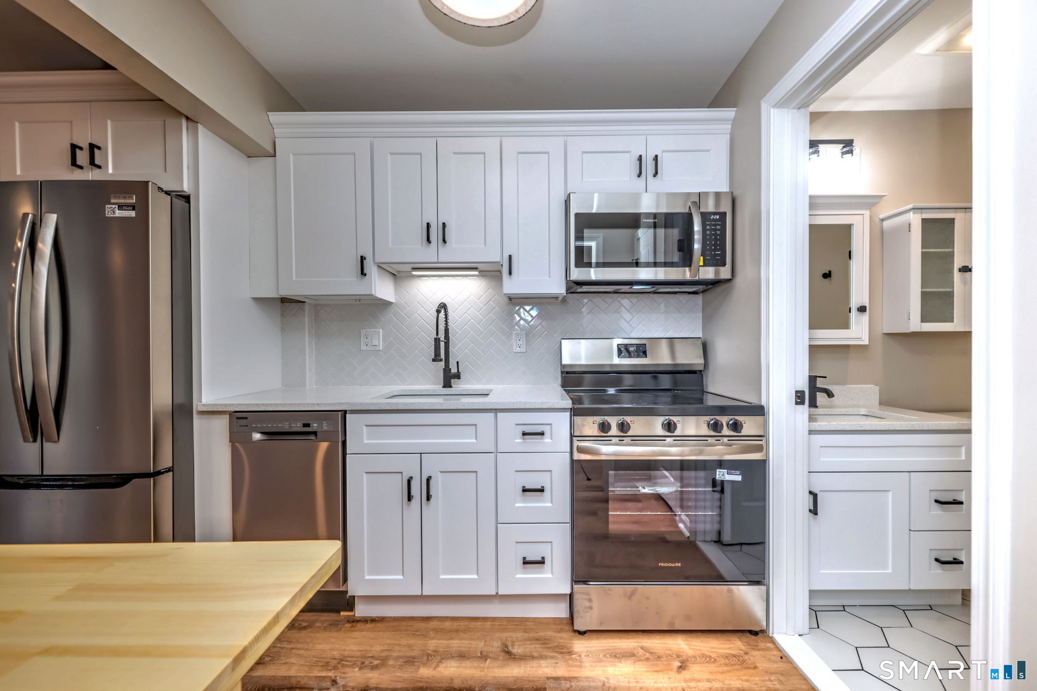 143 Columbus Place, 8, Stamford, CT 06907 | For Sale at $299,000