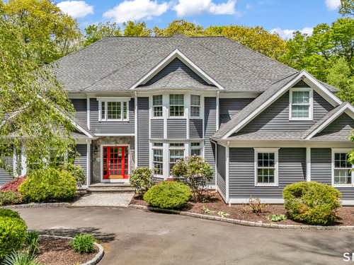  single family home for sale located at 10 Arthurs Court, Newtown, CT 06470
