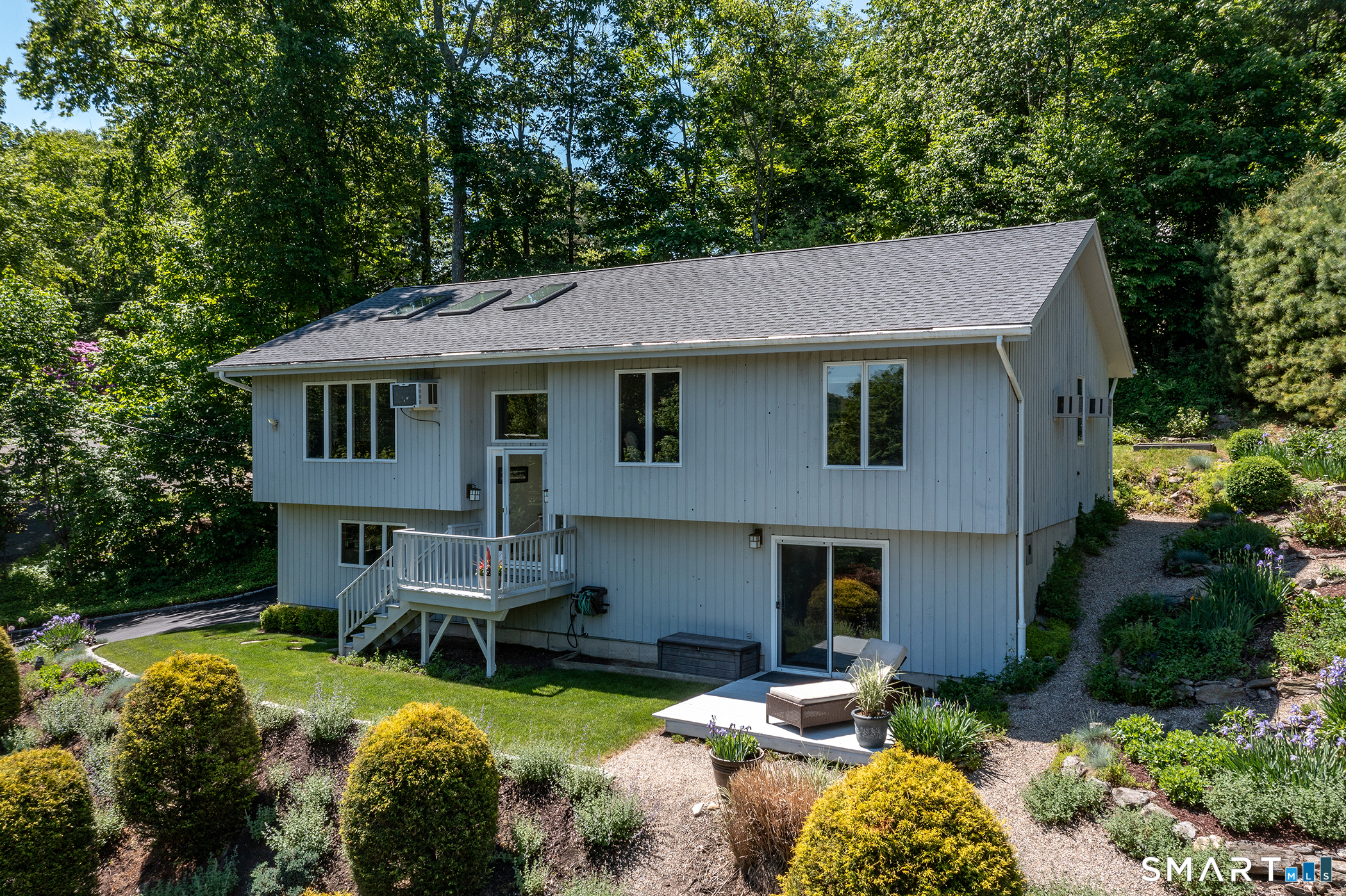 19 Hilldale Road, New Fairfield, CT 06812 | For Sale at $499,000