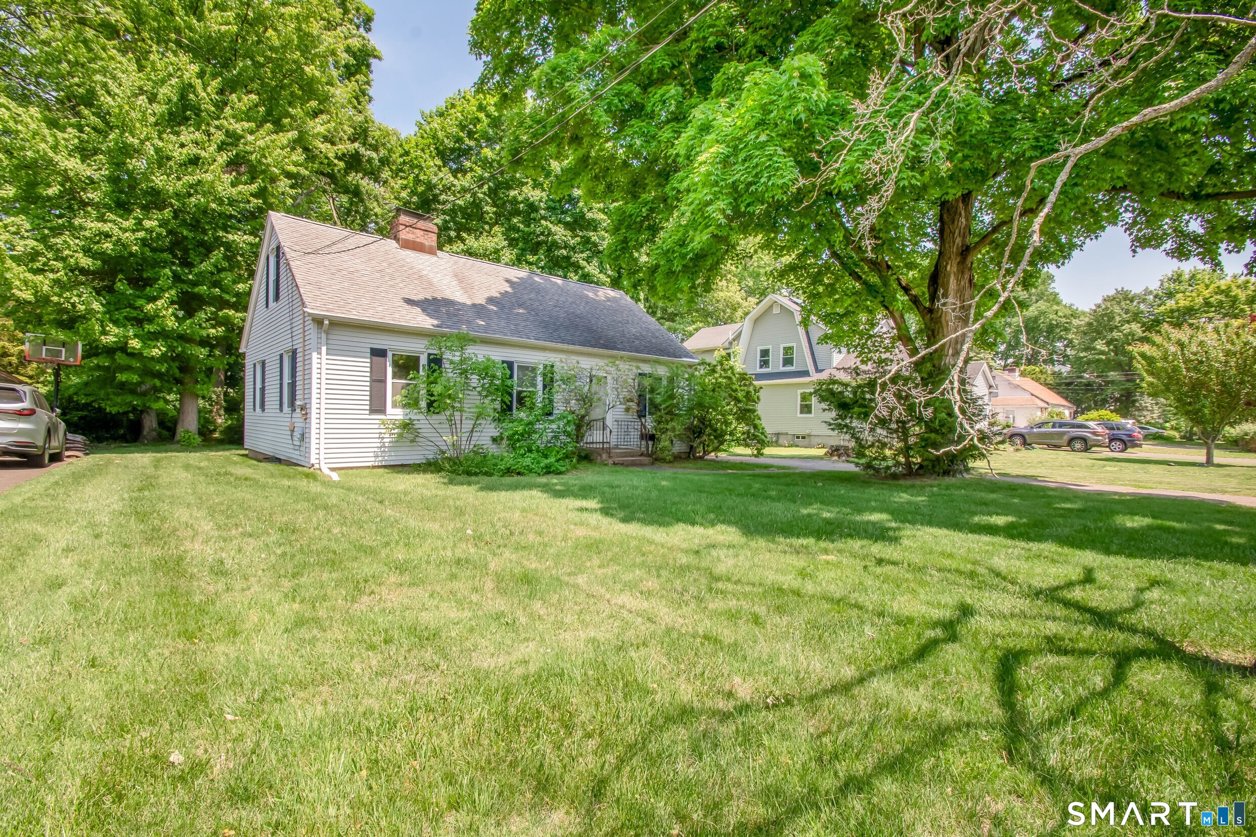 92 Evelyn Street, Trumbull, CT 06611 | For Sale at $399,000