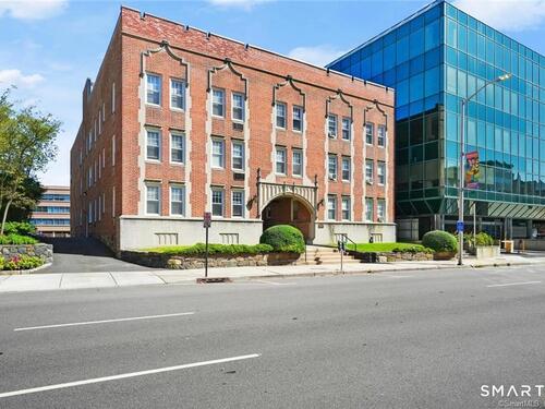  condo home for sale located at 641 Summer Street, 6, Stamford, CT 06901
