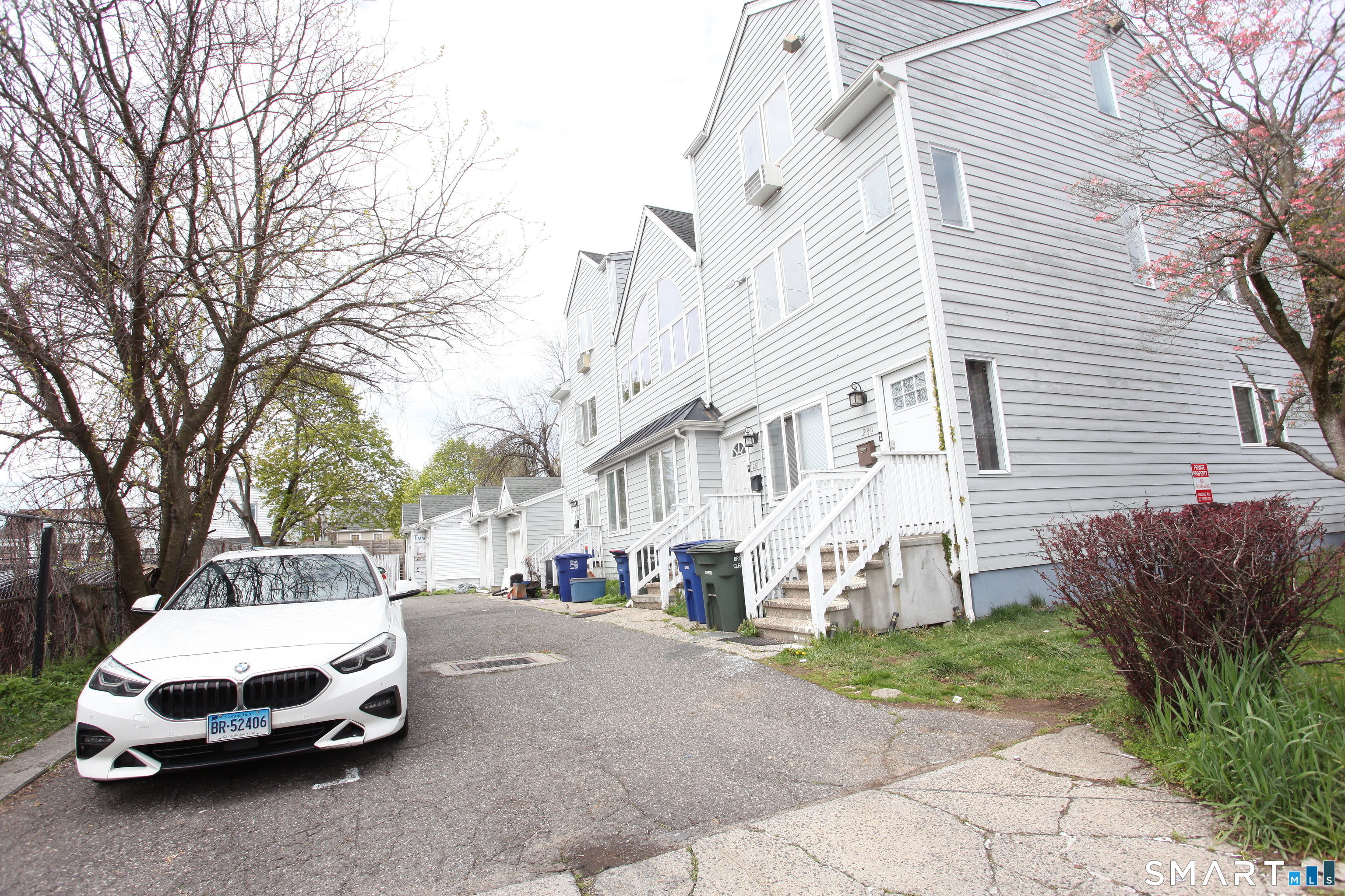249 East Avenue, Bridgeport, CT 06610 | For Sale at $1,079,000
