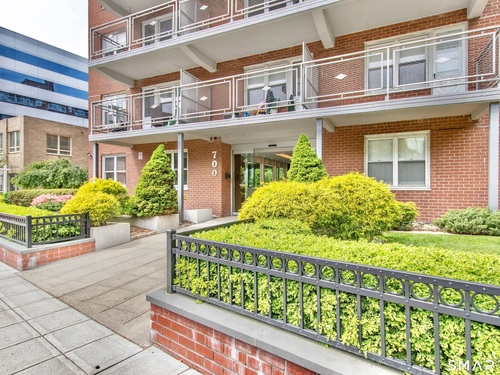  condo home for sale located at 700 Summer Street, 7g, Stamford, CT 06901