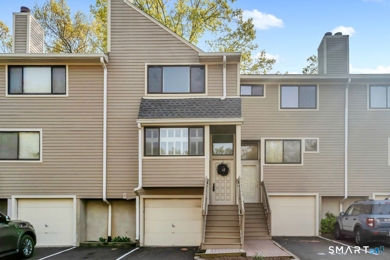 206 Sunrise Hill Road, 206, Norwalk, CT 06851 | For Sale at $475,000
