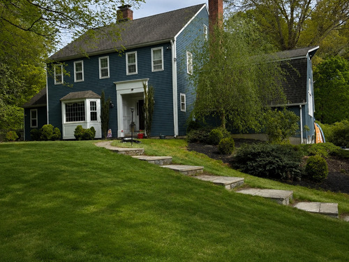  single family home for sale located at 40 Echo Valley Road, Newtown, CT 06470