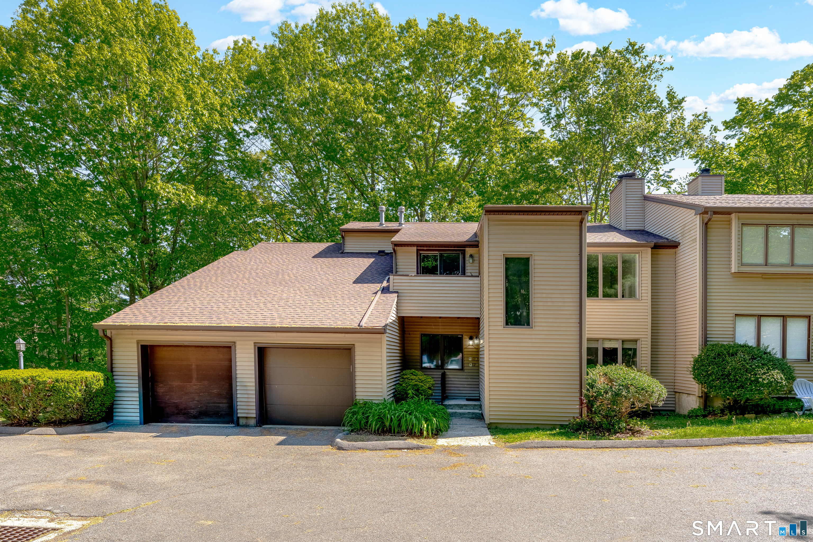 12 Kings Wood Manor, b, Shelton, CT 06484 | For Sale at $300,000
