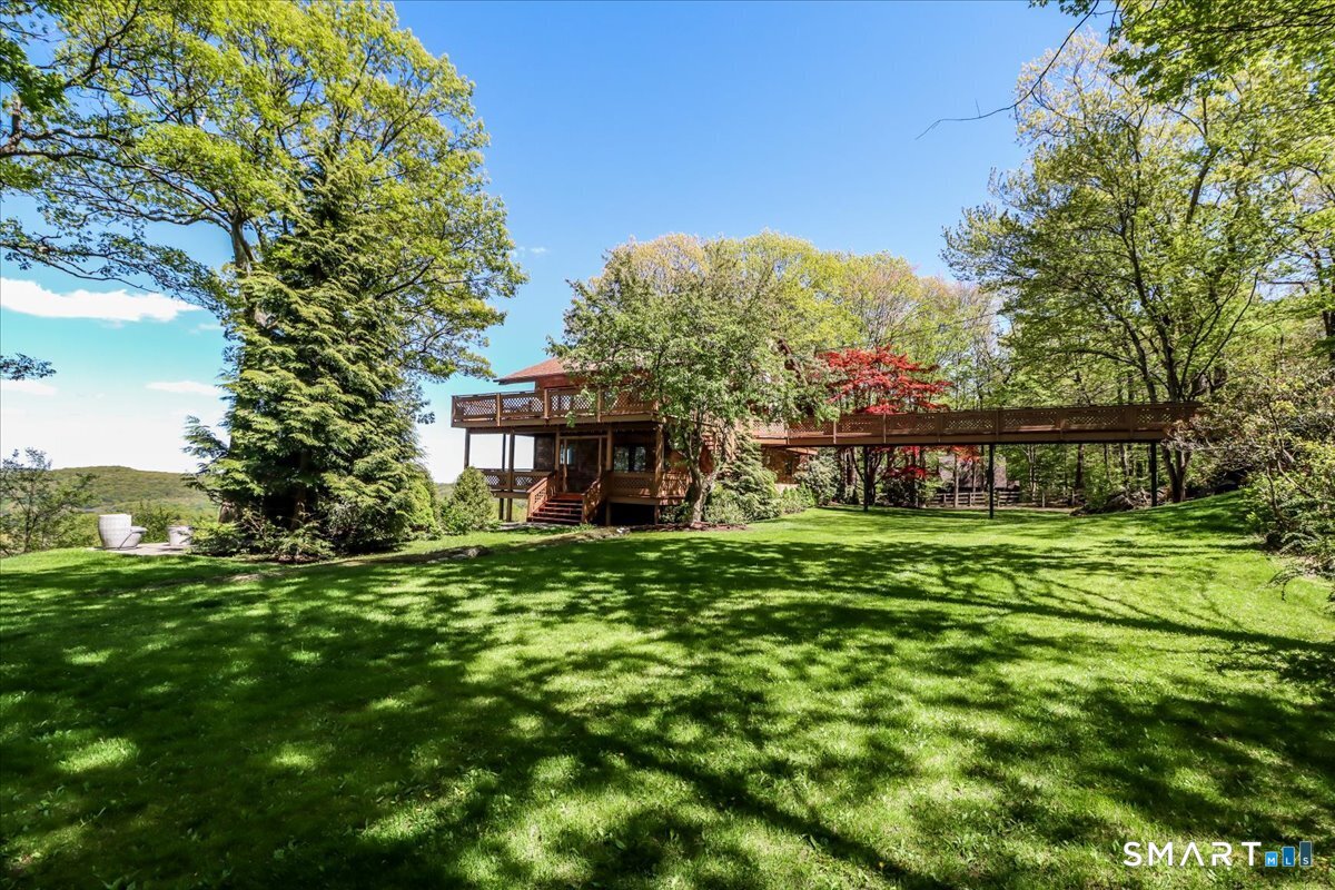 10 Hillcrest Court, Ridgefield, CT 06877 | For Sale at $2,300,000