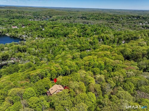Contemporary single family home for sale located at 10 Hillcrest Court, Ridgefield, CT 06877