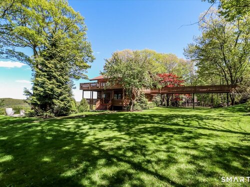 Contemporary single family home for sale located at 10 Hillcrest Court, Ridgefield, CT 06877