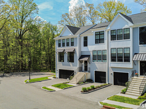  townhouse condo for sale located at 39 Brentwood Circle, 39, Danbury, CT 06810