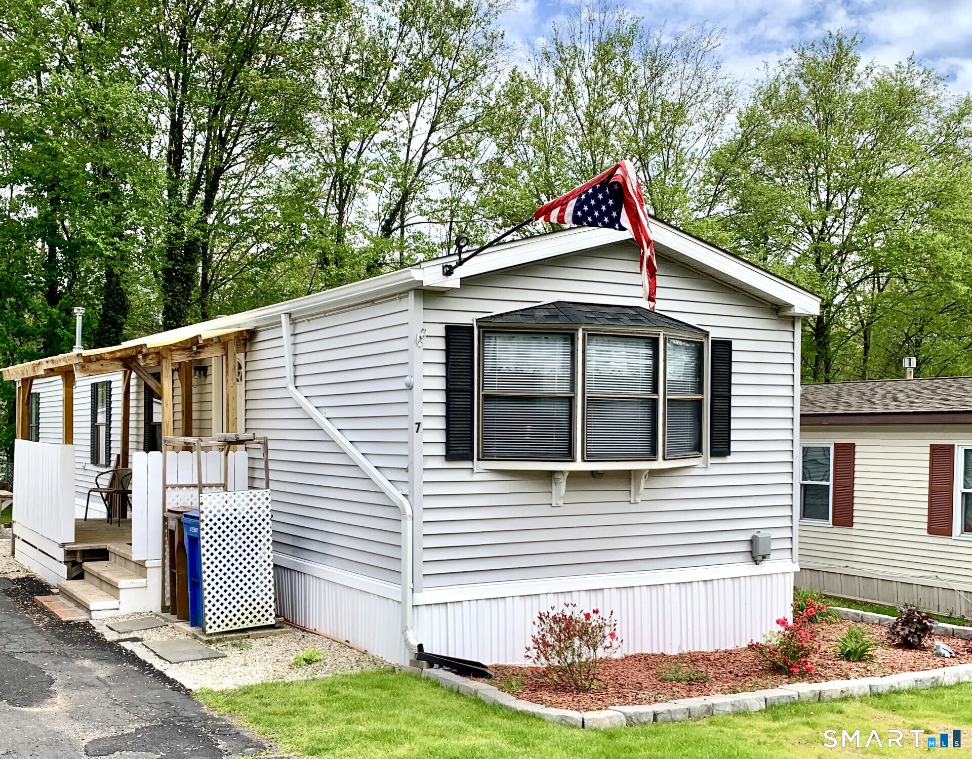 7 Woodland Park, Shelton, CT 06484 | For Sale at $159,900