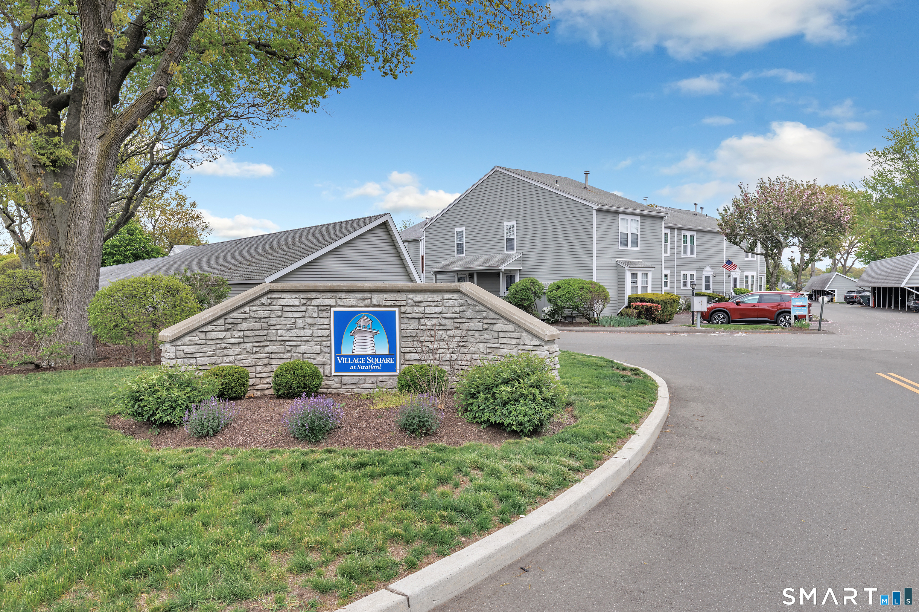 70 Ferry Court, 70, Stratford, CT 06615 | For Sale at $289,900