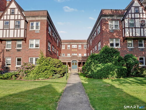  condo home for sale located at 77 Glenbrook Road, 101, Stamford, CT 06902