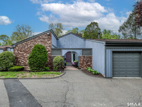 Waterfront condo home for sale located at 18 Hearthstone Drive, Brookfield, CT 06804