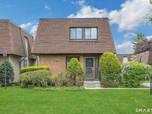  townhouse condo for sale located at 35 Wascussee Lane, 66, Stamford, CT 06902
