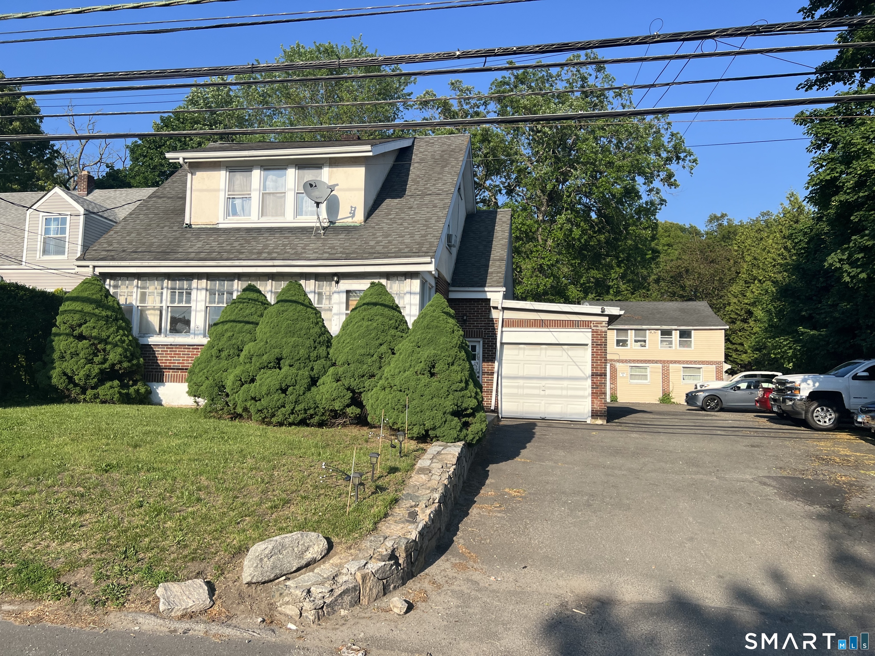 275 Long Ridge Road, Stamford, CT 06902 | For Sale at $1,075,000