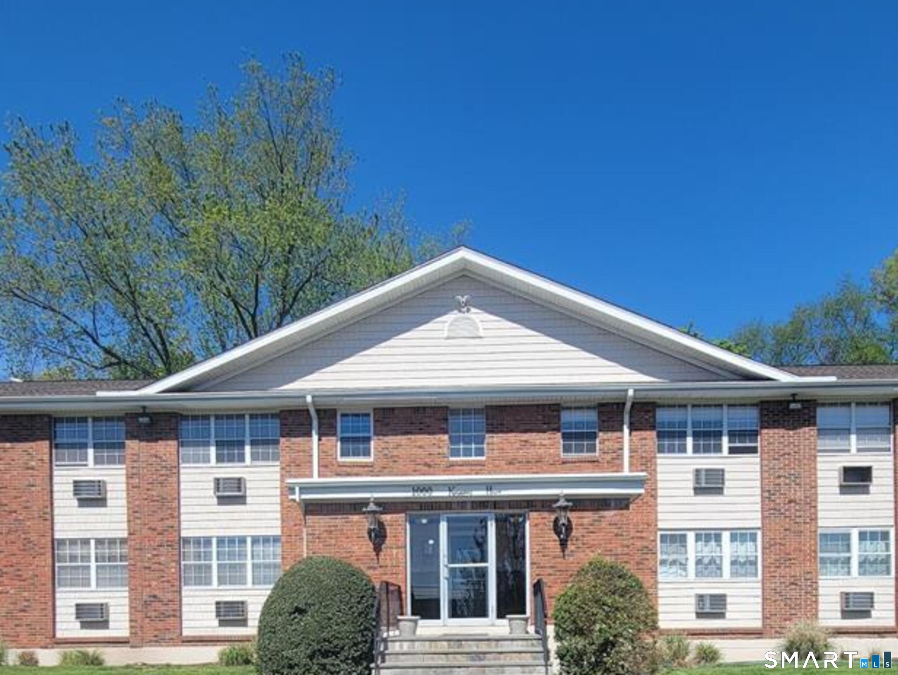1000 Knapps Highway, 14, Fairfield, CT 06825 | For Sale at $325,000