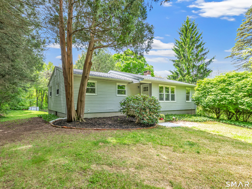  single family home for sale located at 7 Longview Road, Newtown, CT 06482