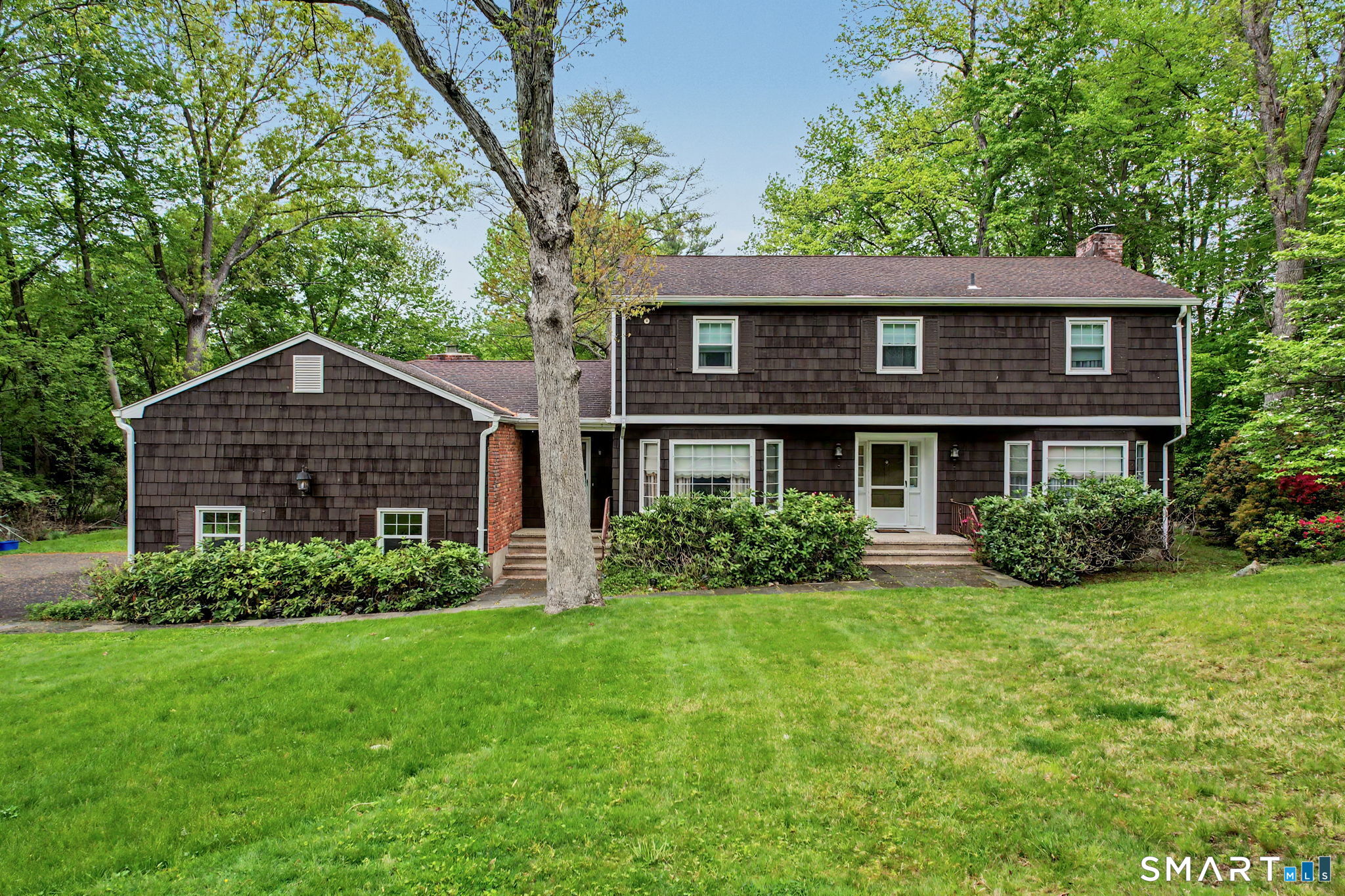45 Carriage Drive South, Stamford, CT 06902 | For Sale at $999,999