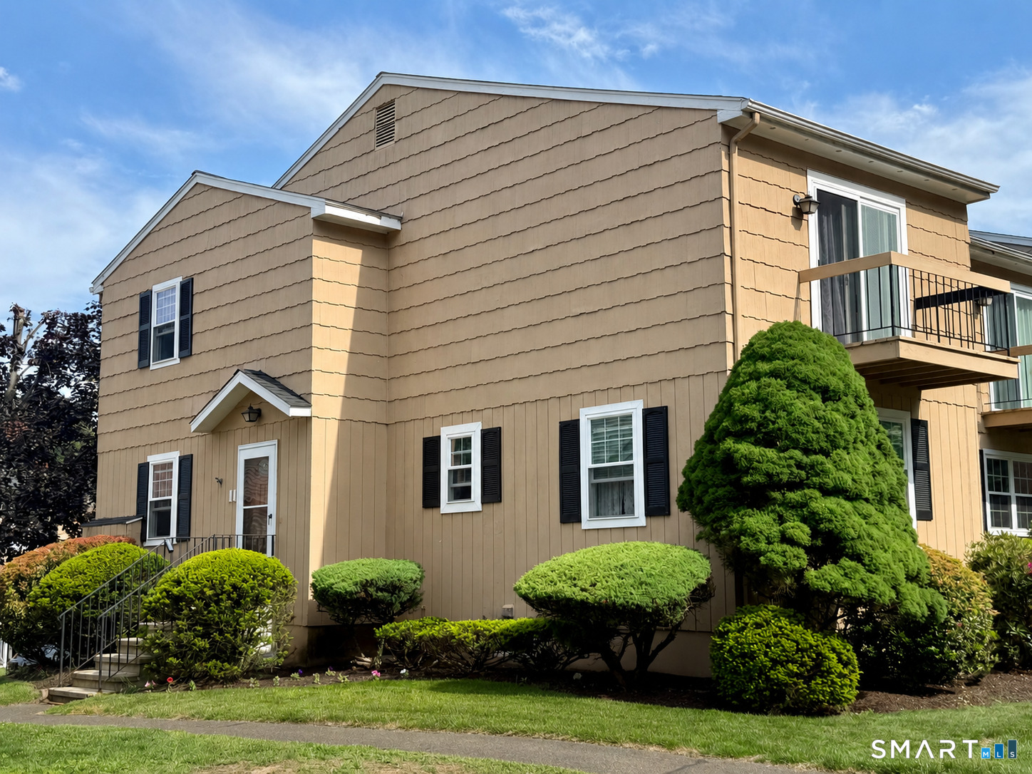 11 Deer Run, 11, Bethel, CT 06801 | For Sale at $379,500