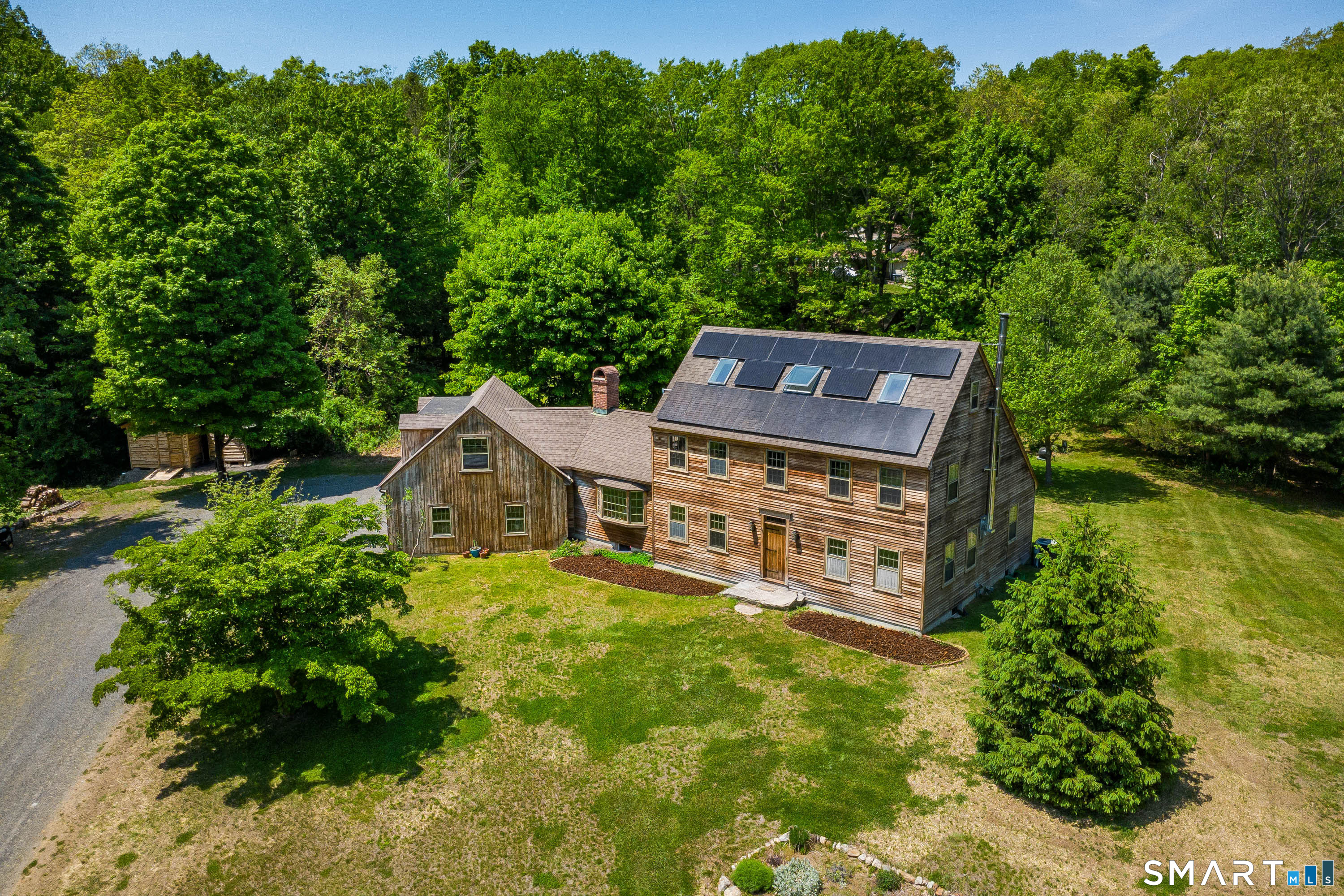 174 Huntingtown Road, Newtown, CT 06470 | For Sale at $949,000