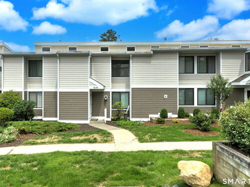  condo home for sale located at 43 Lawson Lane, 43, Ridgefield, CT 06877
