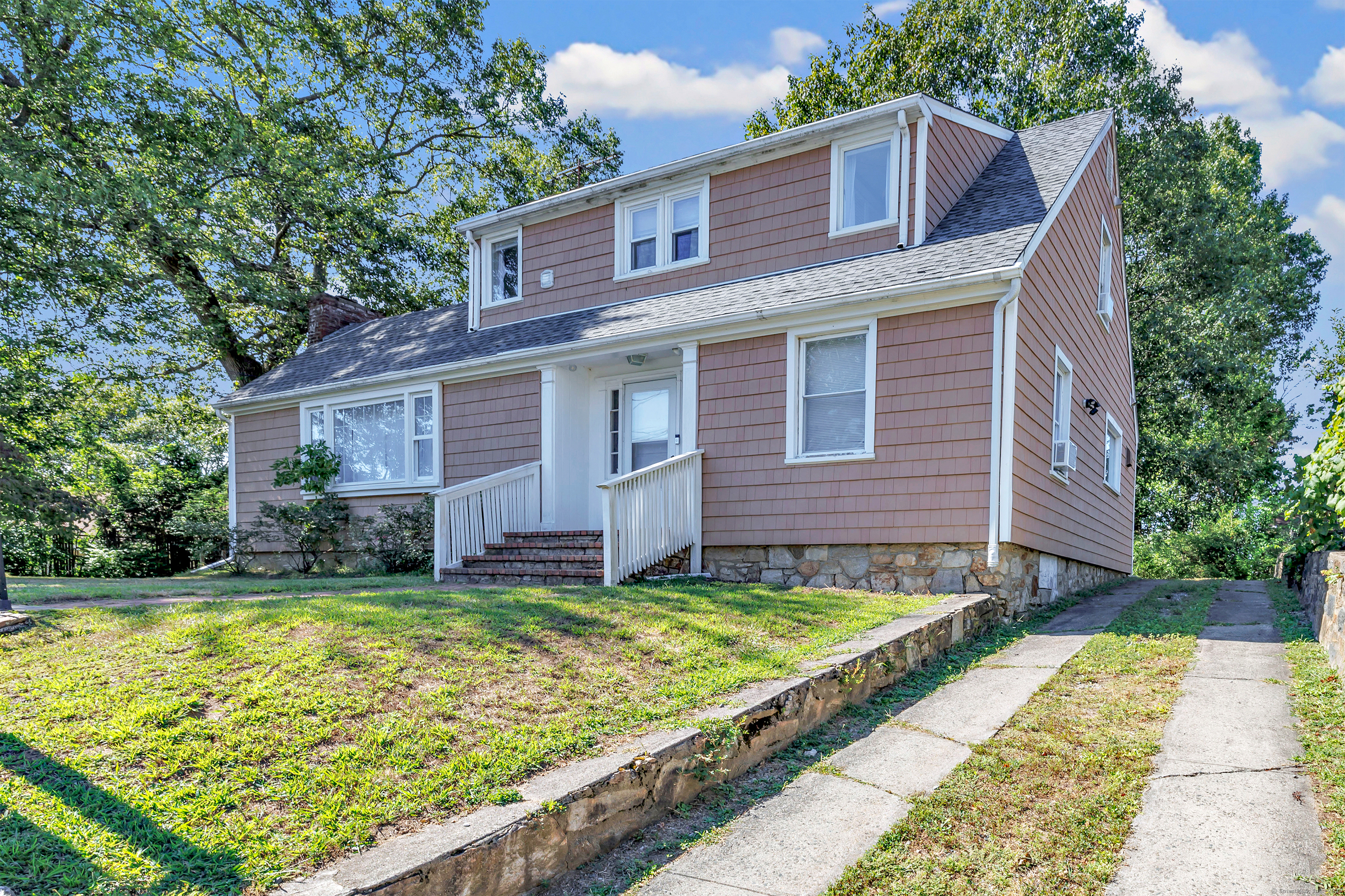 86 Vanguard Street, Bridgeport, CT 06606 | For Sale at $495,000