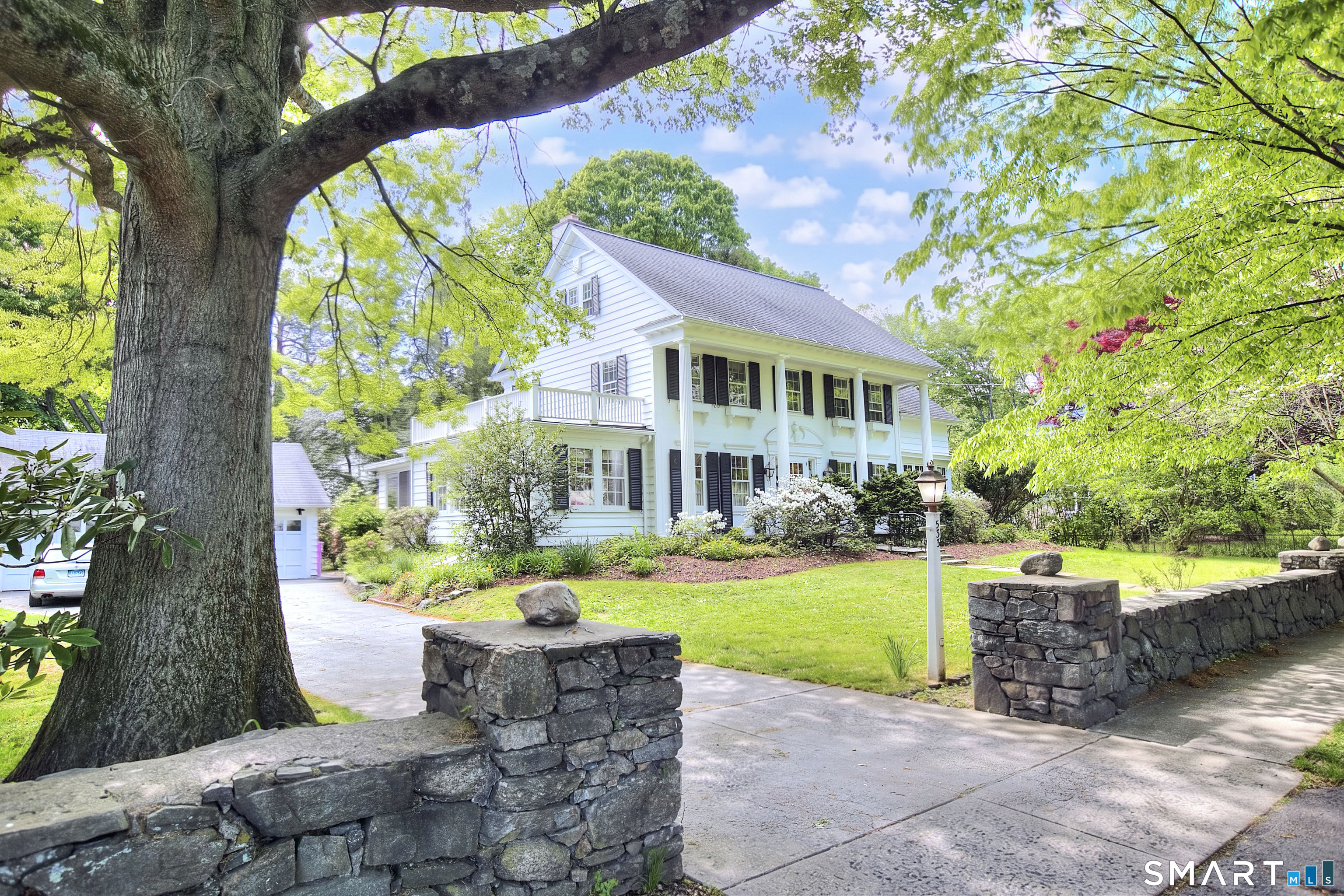 533 North Benson Road, Fairfield, CT 06824 | For Sale at $1,200,000