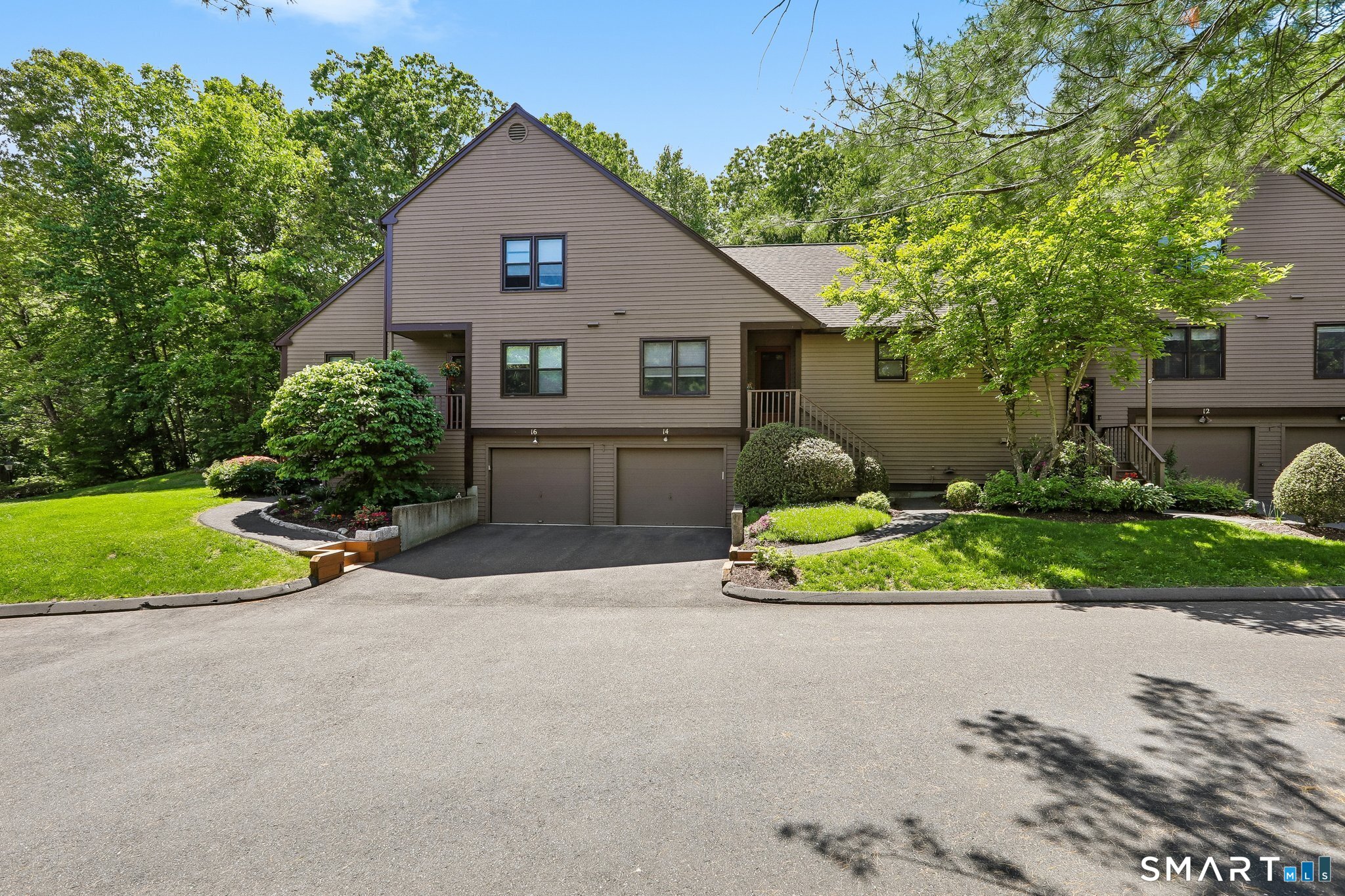 14 Nutmeg Circle, 14, Monroe, CT 06468 | For Sale at $415,000