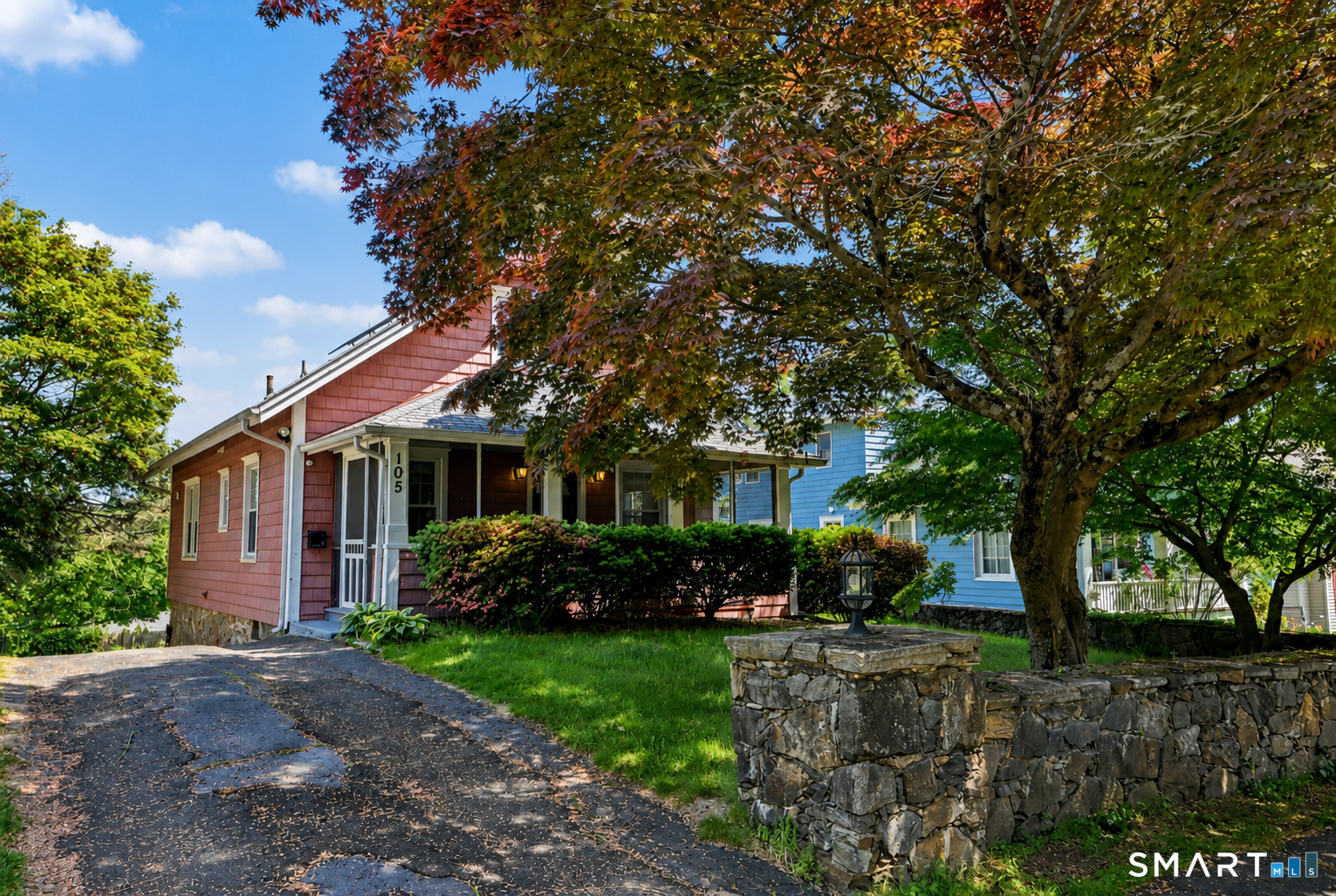 105 Knickerbocker Avenue, Stamford, CT 06907 | For Sale at $716,000