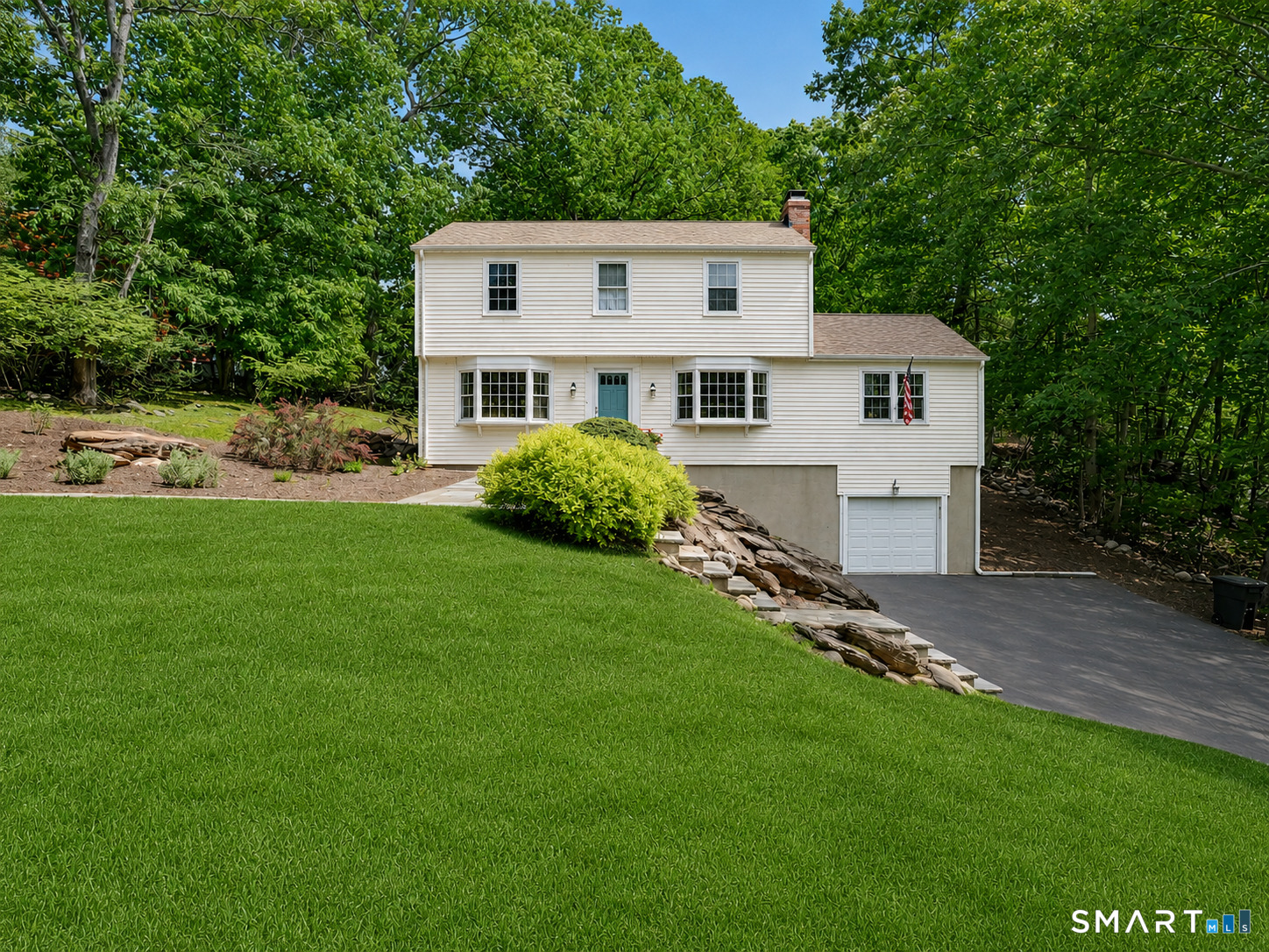 524 Nonopoge Road, Fairfield, CT 06825 | For Sale at $750,000