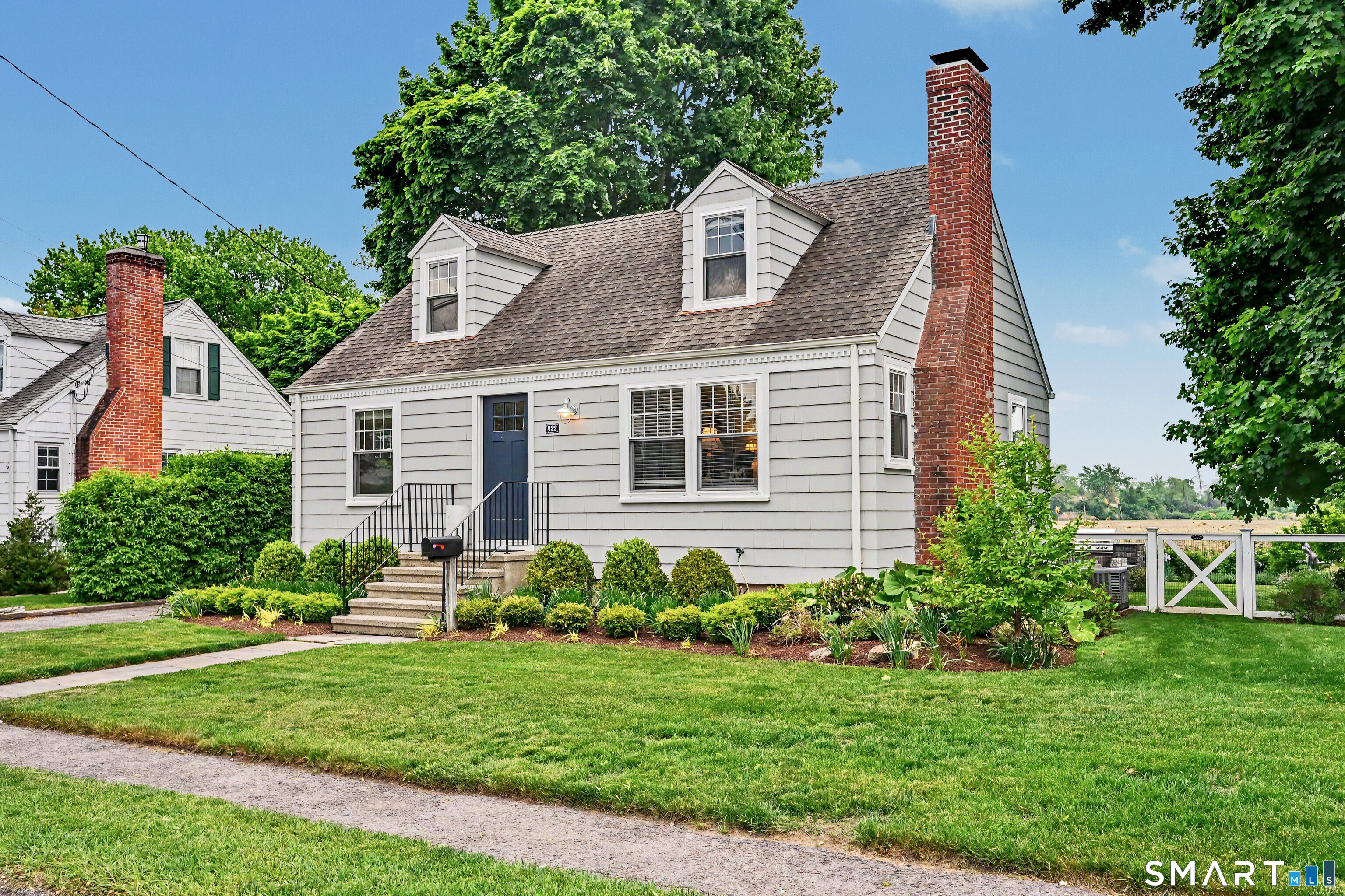 823 Oldfield Road, Fairfield, CT 06824 | For Sale at $829,000