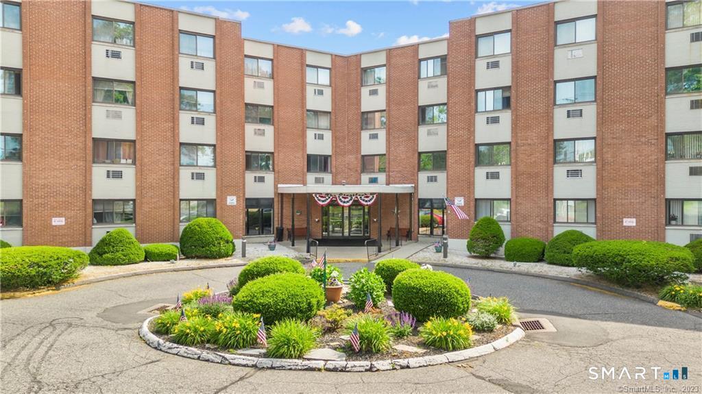 1700 Broadbridge Avenue, a32, Stratford, CT 06614 | For Sale at $194,900