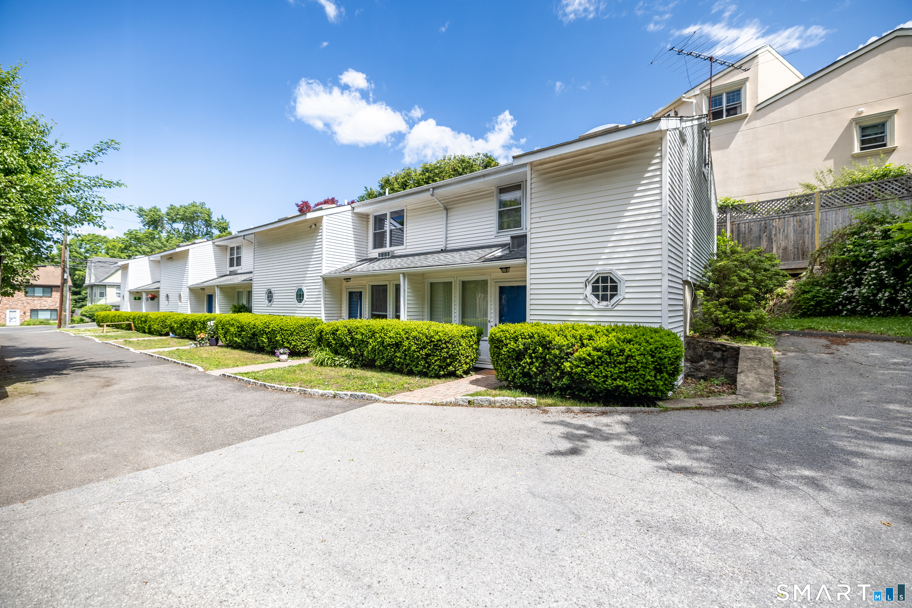 45 Highview Avenue, 5, Stamford, CT 06907 | For Sale at $425,000