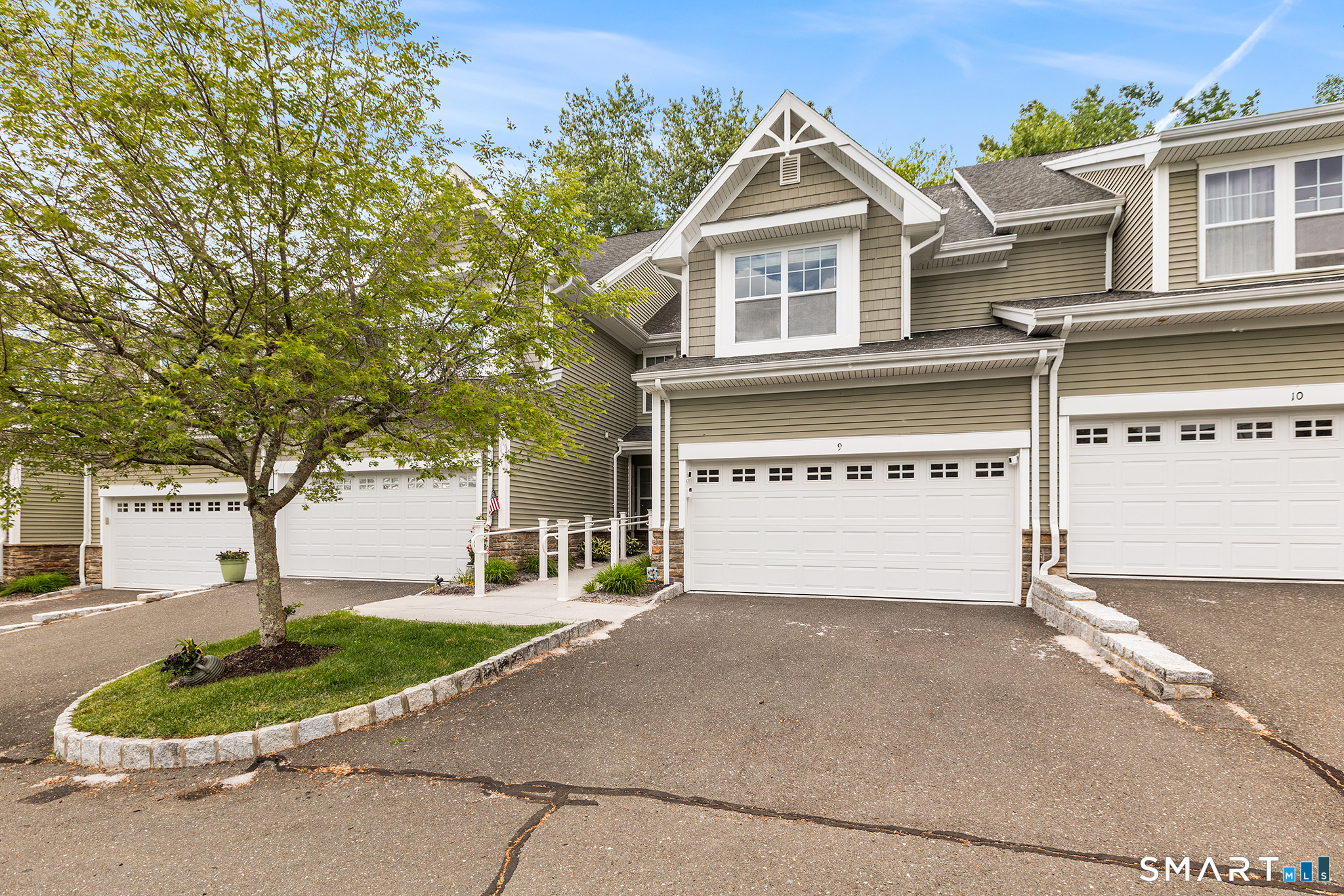 9 Bristol Terrace, 9, Danbury, CT 06810 | For Sale at $589,000
