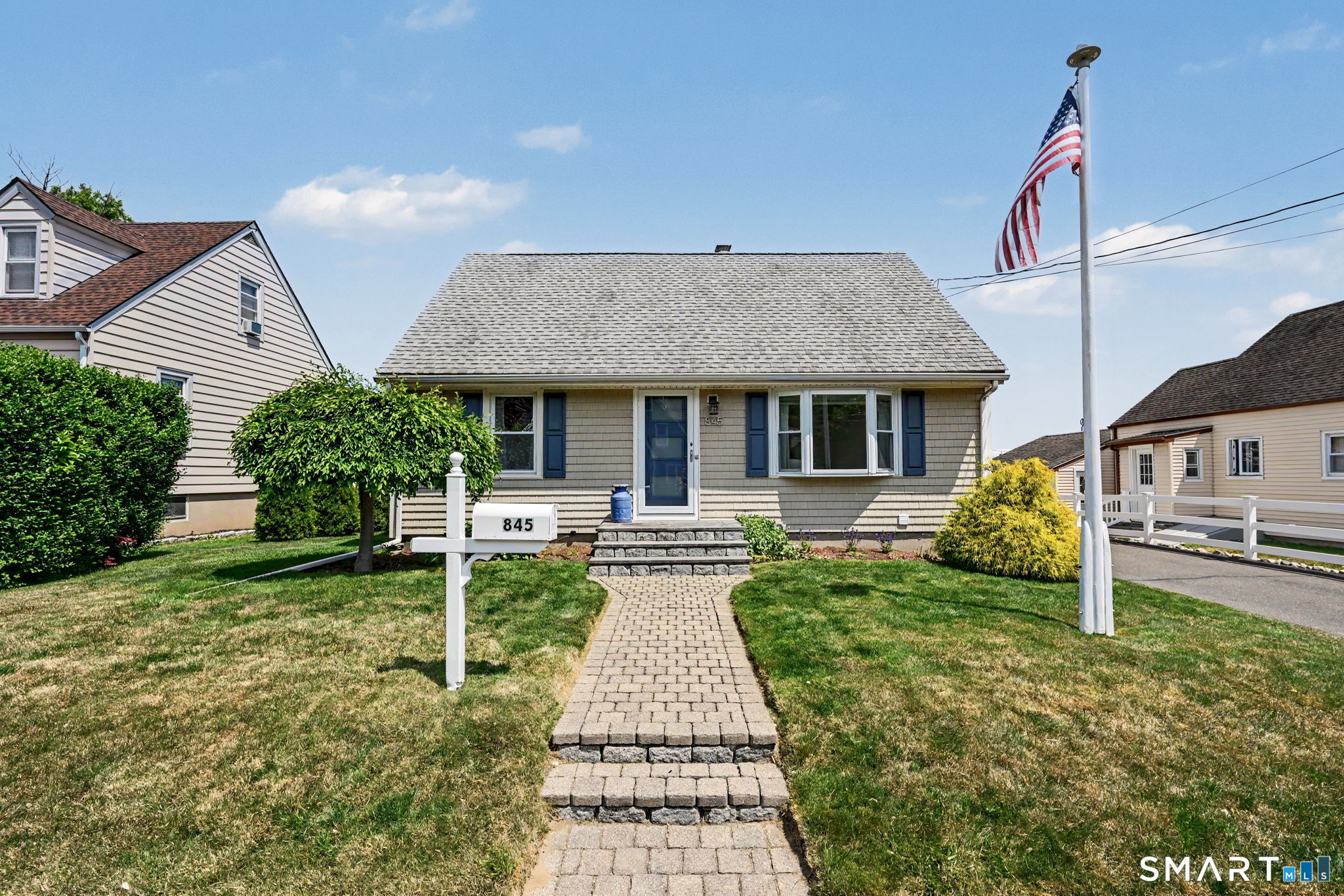 845 Knapps Highway, Fairfield, CT 06824 | For Sale at $598,000