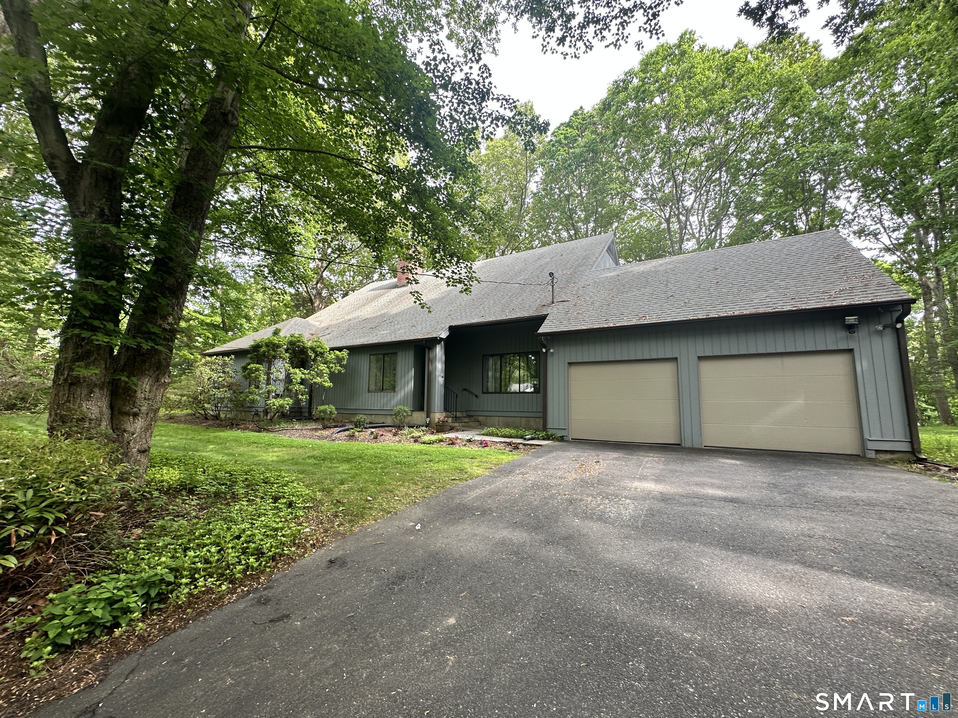 110 Wedgewood Drive, Easton, CT 06612 | For Sale at $879,000