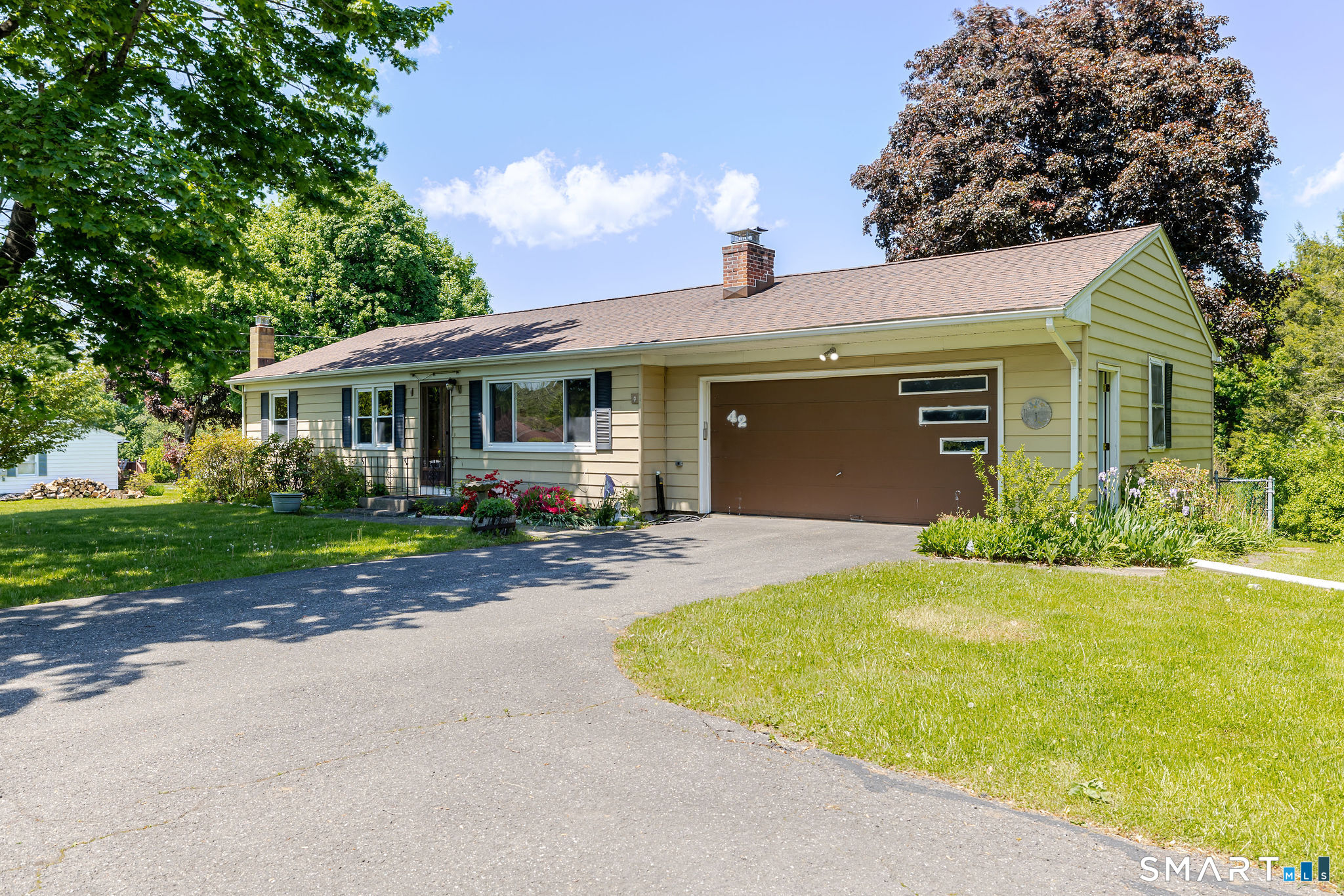 42 Silvermine Road, Brookfield, CT 06804 | For Sale at $499,900